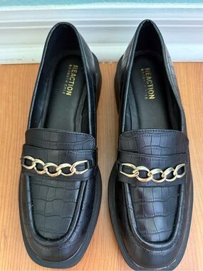 Kenneth Cole Reaction Black Croc Embossed Chain Loafers NWOB Women’s Size 7.5